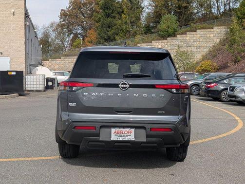 2025 Nissan Pathfinder S 4WD