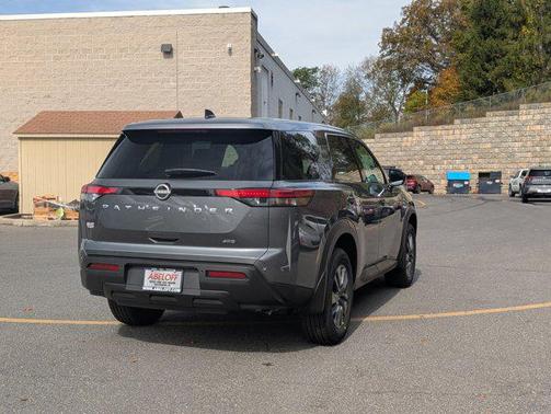 2025 Nissan Pathfinder S 4WD