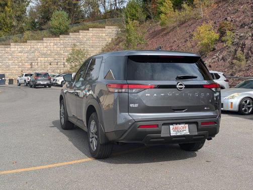 2025 Nissan Pathfinder S 4WD