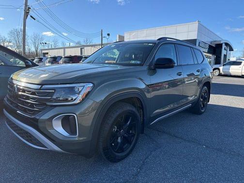 2024 Volkswagen Atlas 2.0T SE w/Technology 4MOTION