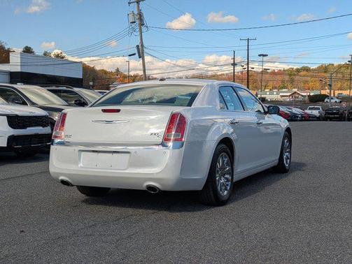 2014 Chrysler 300C Base