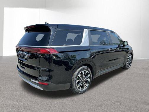 Aurora Black 2022 Kia Carnival EX