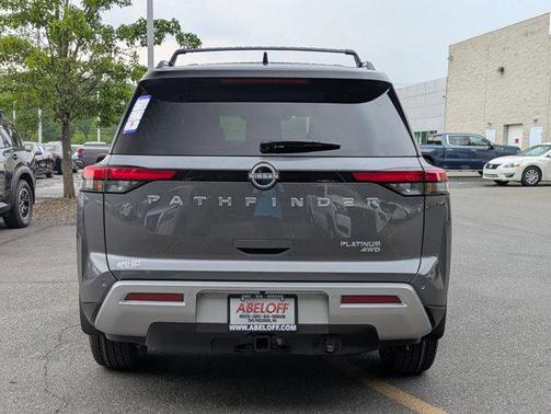 2025 Nissan Pathfinder Platinum 4WD