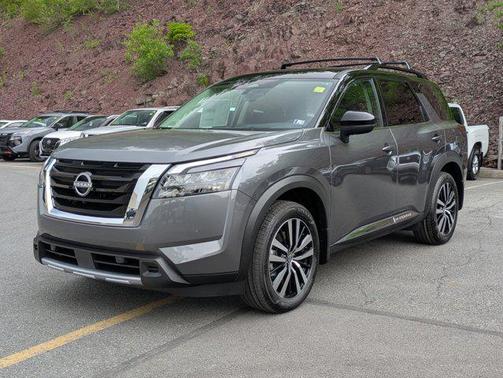 2025 Nissan Pathfinder Platinum 4WD