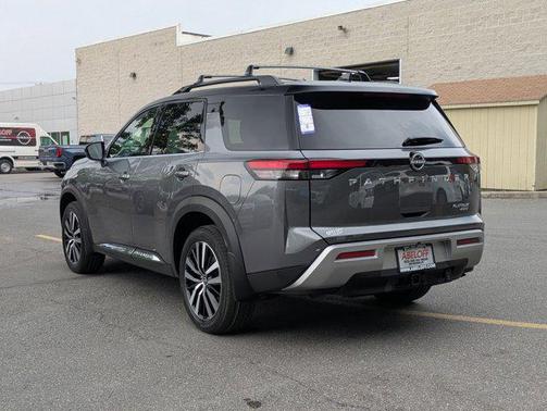 2025 Nissan Pathfinder Platinum 4WD