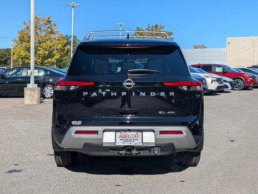 2022 Nissan Pathfinder SL 4WD