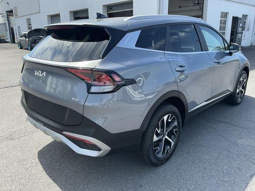 Everlasting Silver 2023 Kia Sportage EX