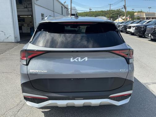 Everlasting Silver 2023 Kia Sportage EX