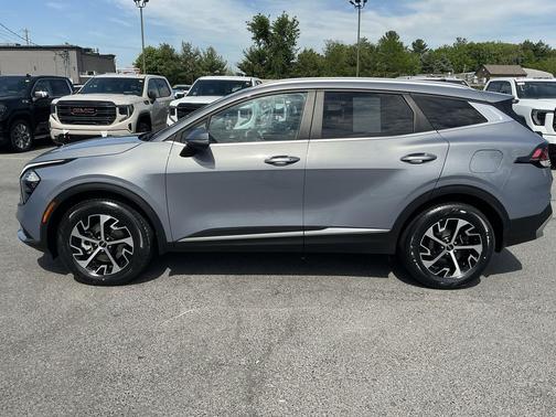 Everlasting Silver 2023 Kia Sportage EX