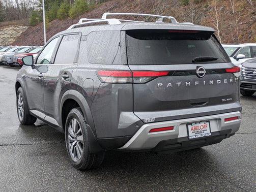 2025 Nissan Pathfinder SL 4WD