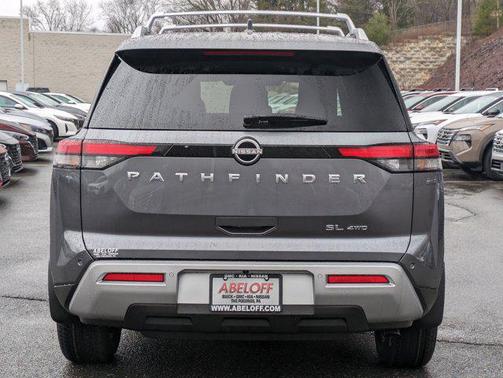 2025 Nissan Pathfinder SL 4WD
