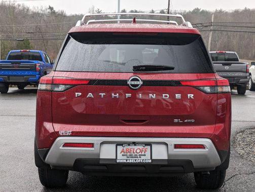 2025 Nissan Pathfinder SL 4WD