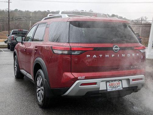2025 Nissan Pathfinder SL 4WD