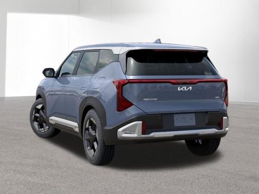 Pale Gray 2027 Kia Seltos S