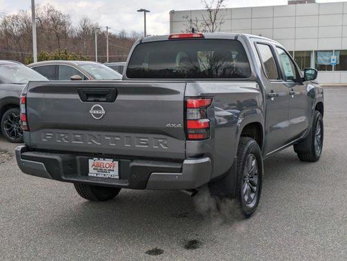2025 Nissan Frontier SV