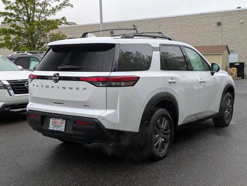 2025 Nissan Pathfinder SV 4WD