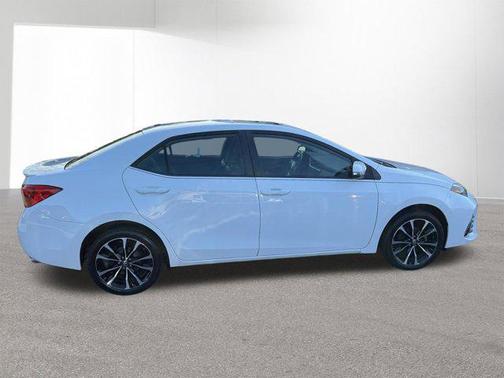 Super White 2019 Toyota Corolla SE