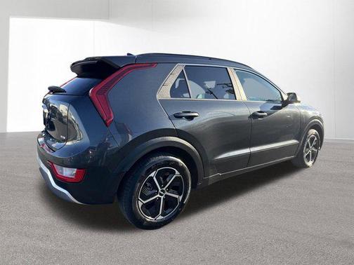 Graphite Gray 2024 Kia Niro LX