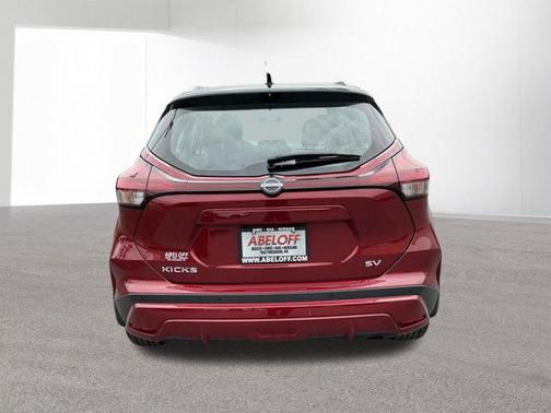 Scarlet Ember Tintcoat/Super Black 2023 Nissan Kicks SV
