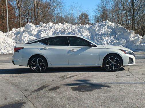 2024 Nissan Altima SR Intelligent AWD