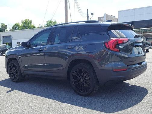 Photo 4 of 30 of 2020 GMC Terrain SLE