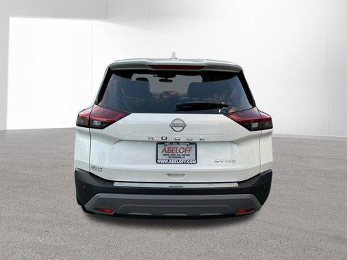 Pearl White Tricoat 2023 Nissan Rogue SV