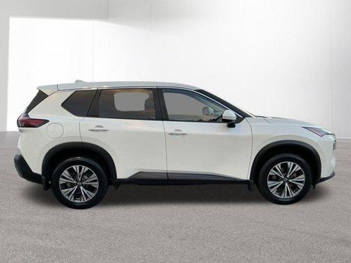 Pearl White Tricoat 2023 Nissan Rogue SV
