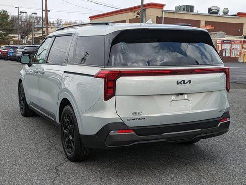 2025 Kia Carnival Hybrid SX