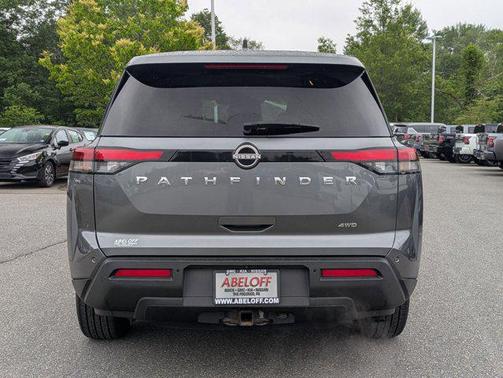 2022 Nissan Pathfinder S 4WD
