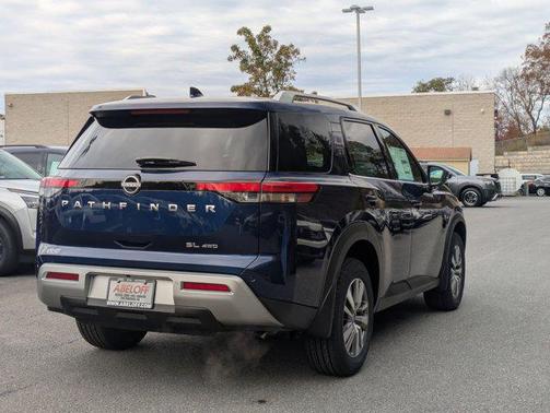 2025 Nissan Pathfinder SL 4WD