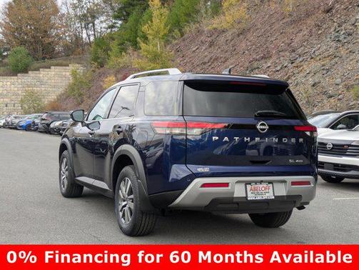 2025 Nissan Pathfinder SL 4WD
