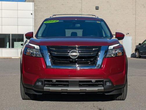 2022 Nissan Pathfinder SL 4WD
