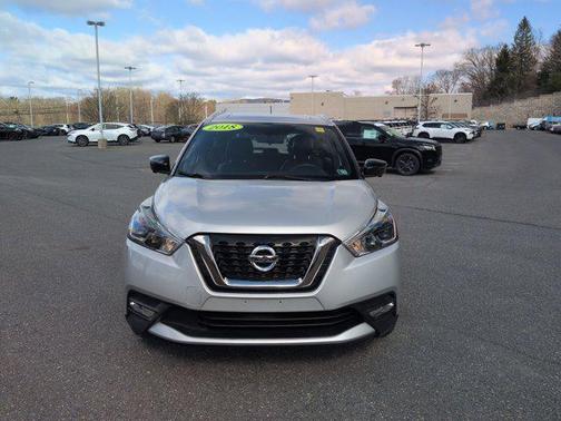 Brilliant Silver 2018 Nissan Kicks SR