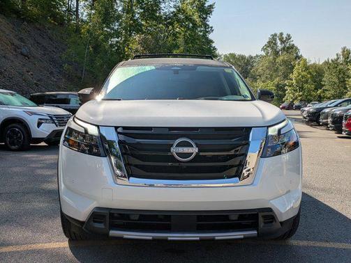2025 Nissan Pathfinder Platinum 4WD