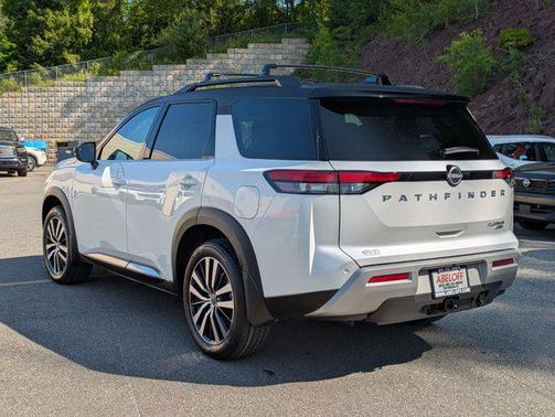 2025 Nissan Pathfinder Platinum 4WD