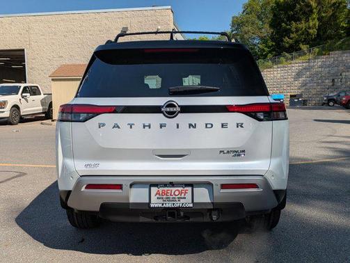 2025 Nissan Pathfinder Platinum 4WD