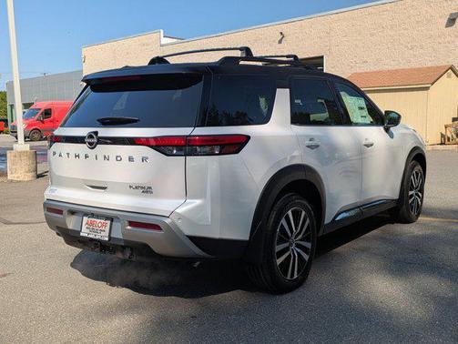 2025 Nissan Pathfinder Platinum 4WD