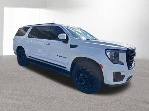 White Frost Tricoat 2022 GMC Yukon XL SLT
