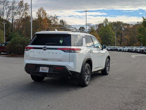 2025 Nissan Pathfinder SV 4WD