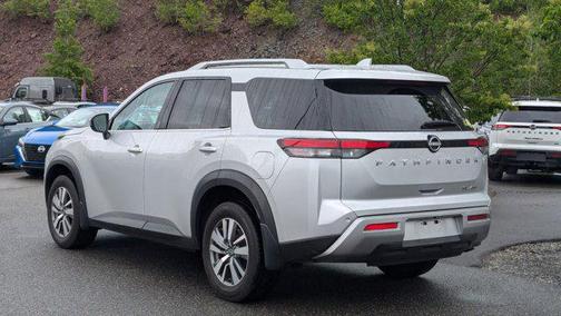 2024 Nissan Pathfinder SL 4WD