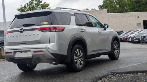 2024 Nissan Pathfinder SL 4WD