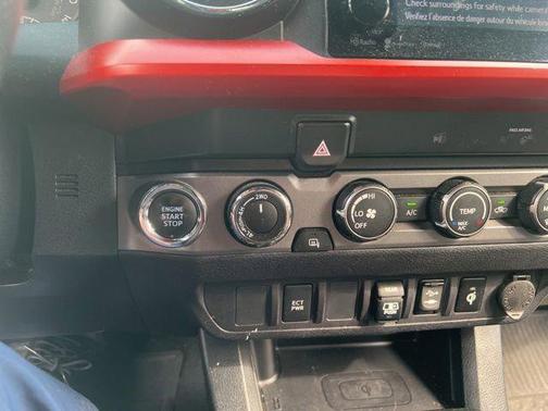 Midnight Black Metallic 2019 Toyota Tacoma TRD Sport