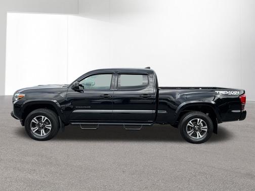 Midnight Black Metallic 2019 Toyota Tacoma TRD Sport