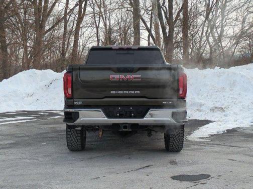 2022 GMC Sierra 2500 SLT