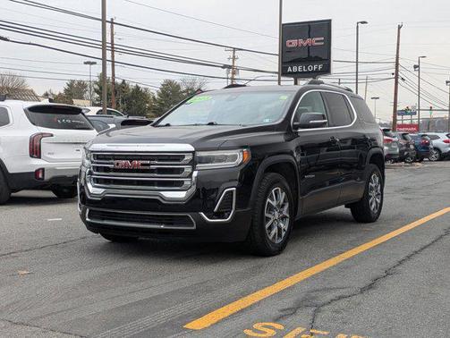 2023 GMC Acadia AWD SLT