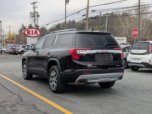 2023 GMC Acadia AWD SLT