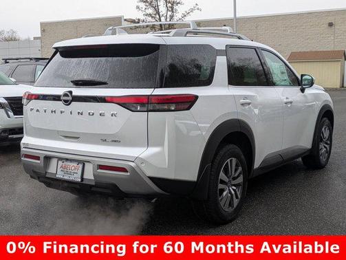 2025 Nissan Pathfinder SL 4WD