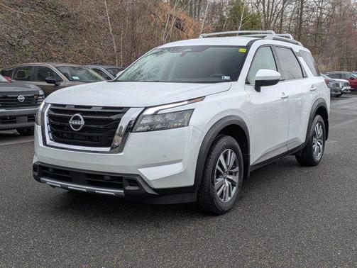 2025 Nissan Pathfinder SL 4WD