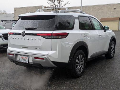 2025 Nissan Pathfinder SL 4WD