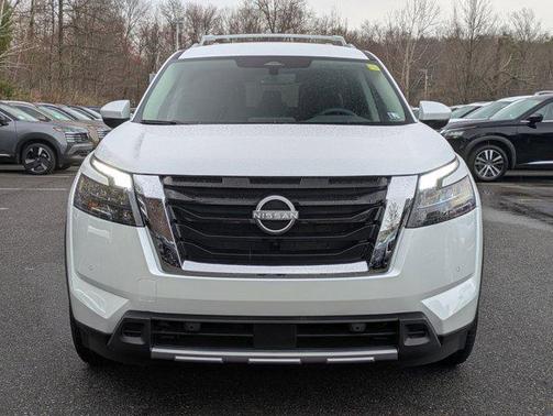2025 Nissan Pathfinder SL 4WD